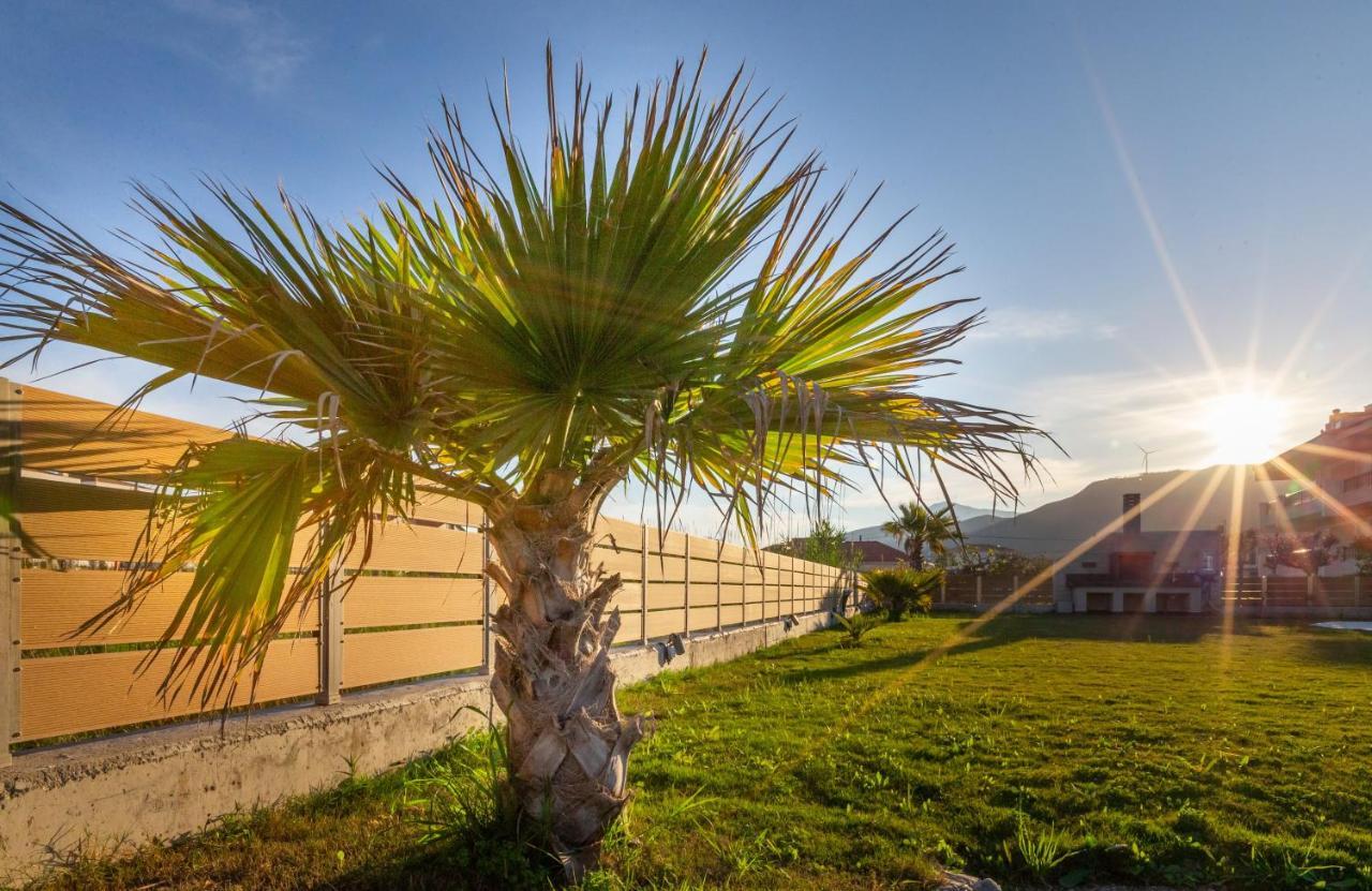 Villa La Del Mare - *